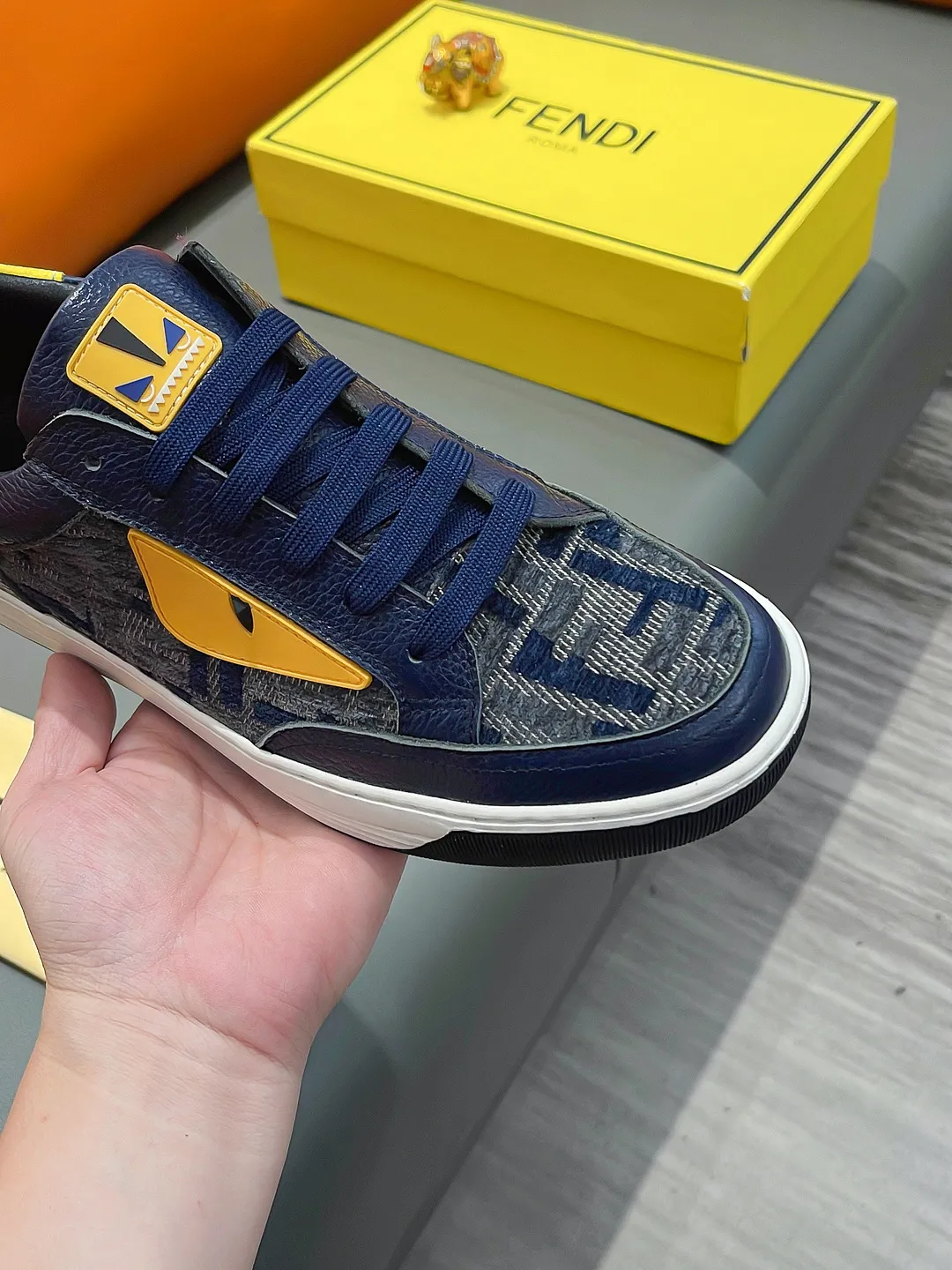 Men's shoes FENDI "Fendi" P400 Regular size: 38-44 (casual shoes) Product materials: Selected cowhide upper, soft sheepskin lining; original outsole.